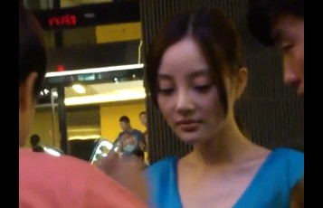 牛人抄底李小璐,可惜穿了安全裤